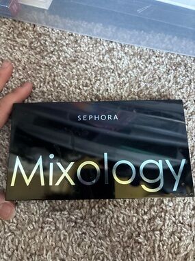 Sephora Mixology Eyeshadow Palette - Black with Holographic Logo
